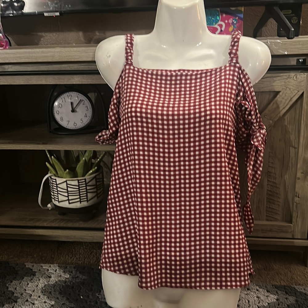 Red & white off the shoulder strap ties on the side of arm,small. Loose fitting